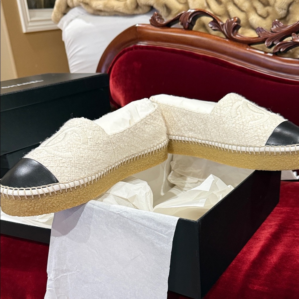 CHANEL White and Black Espadrilles - Picture 4 of 4